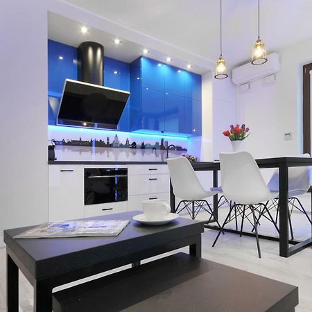 Bulwary Wislane P&O Serviced Apartments With Ac Varsó Kültér fotó