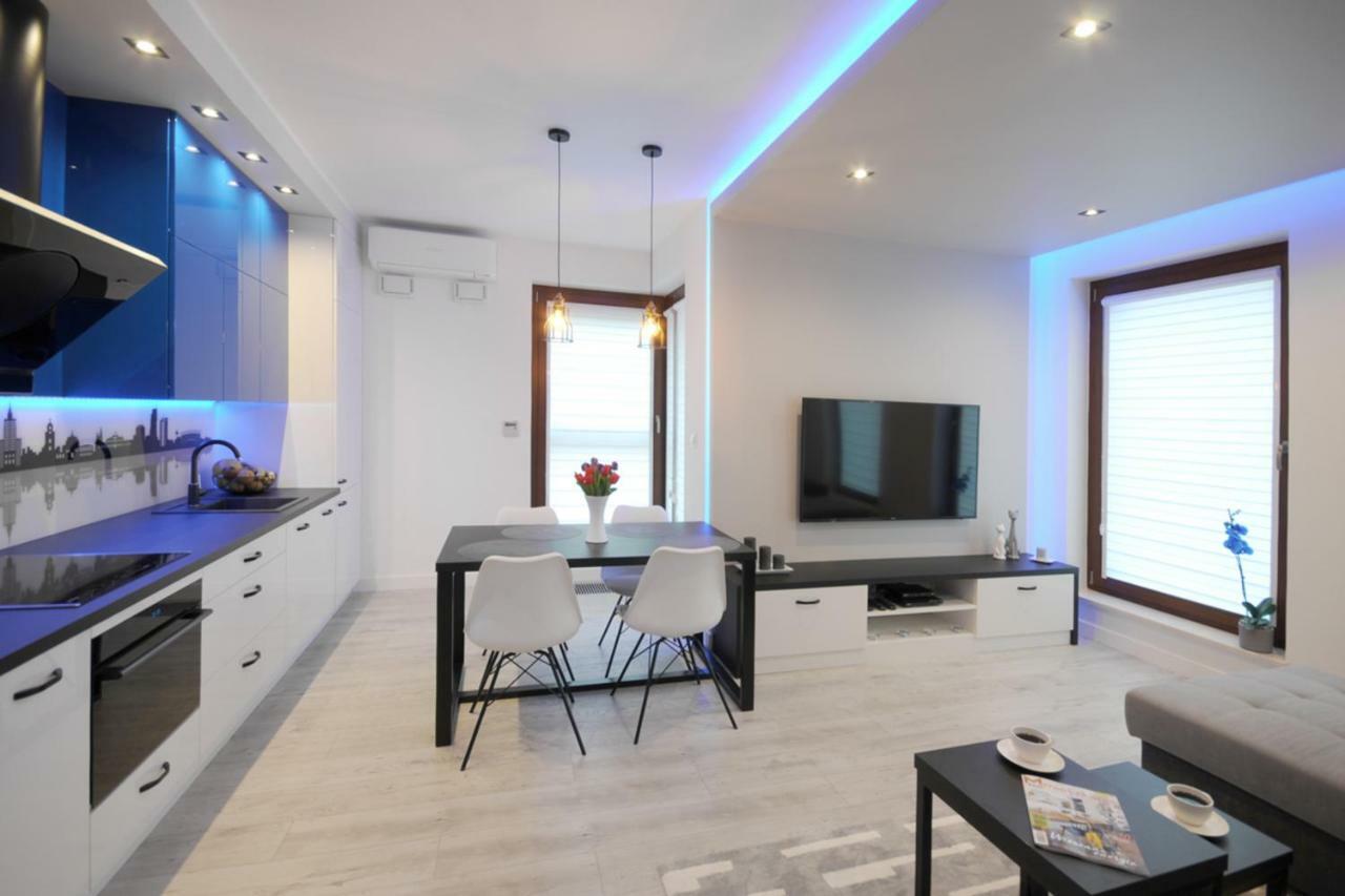Bulwary Wislane P&O Serviced Apartments With Ac Varsó Kültér fotó